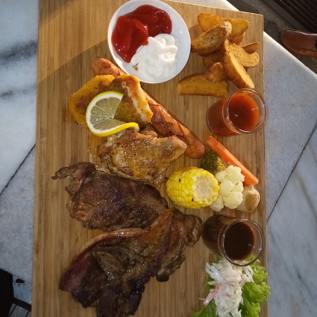 Coconut Grove Beach Restaurant - Photo 9