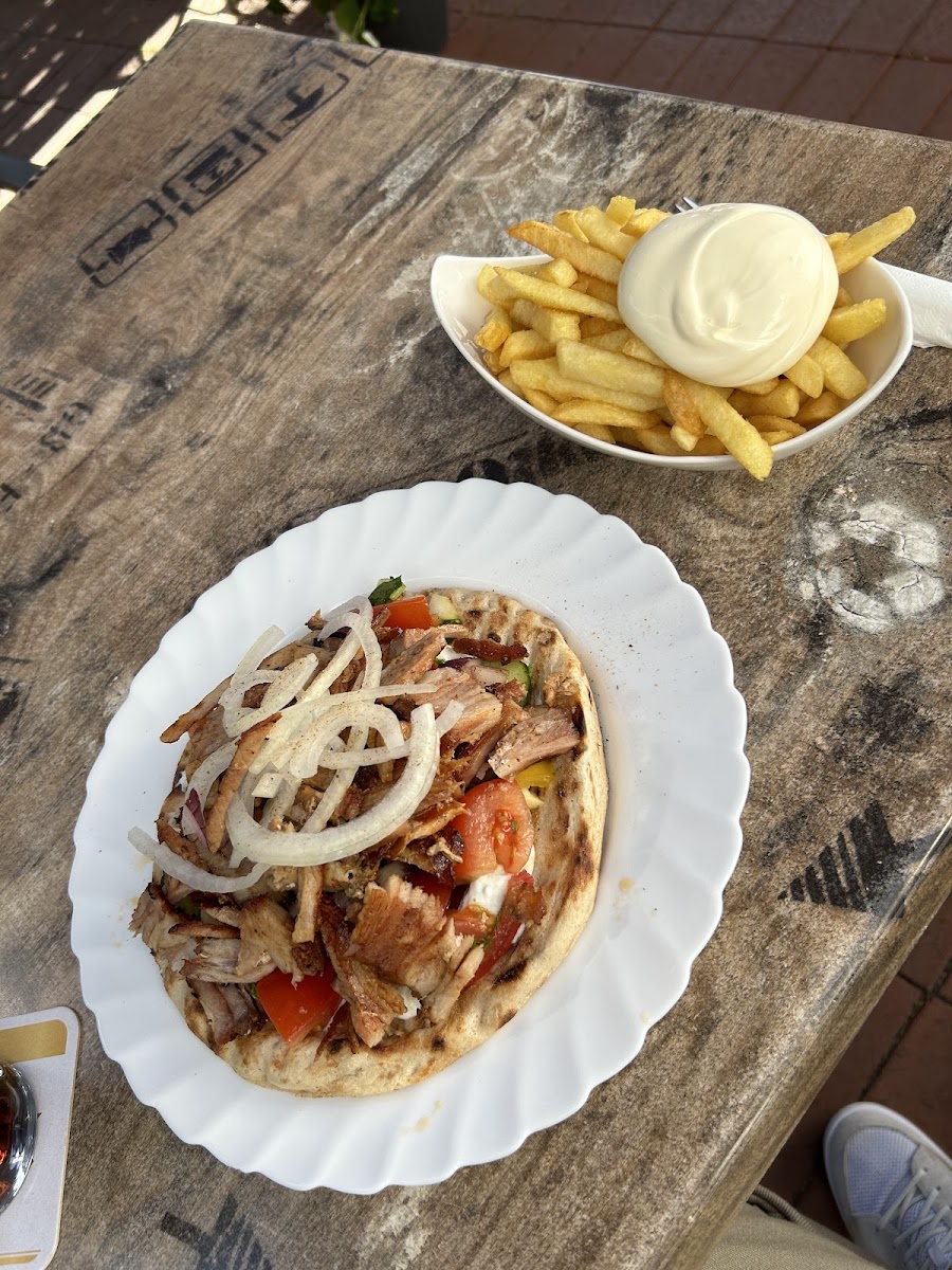 Thessaloniki Grill & Restaurant - Photo 4