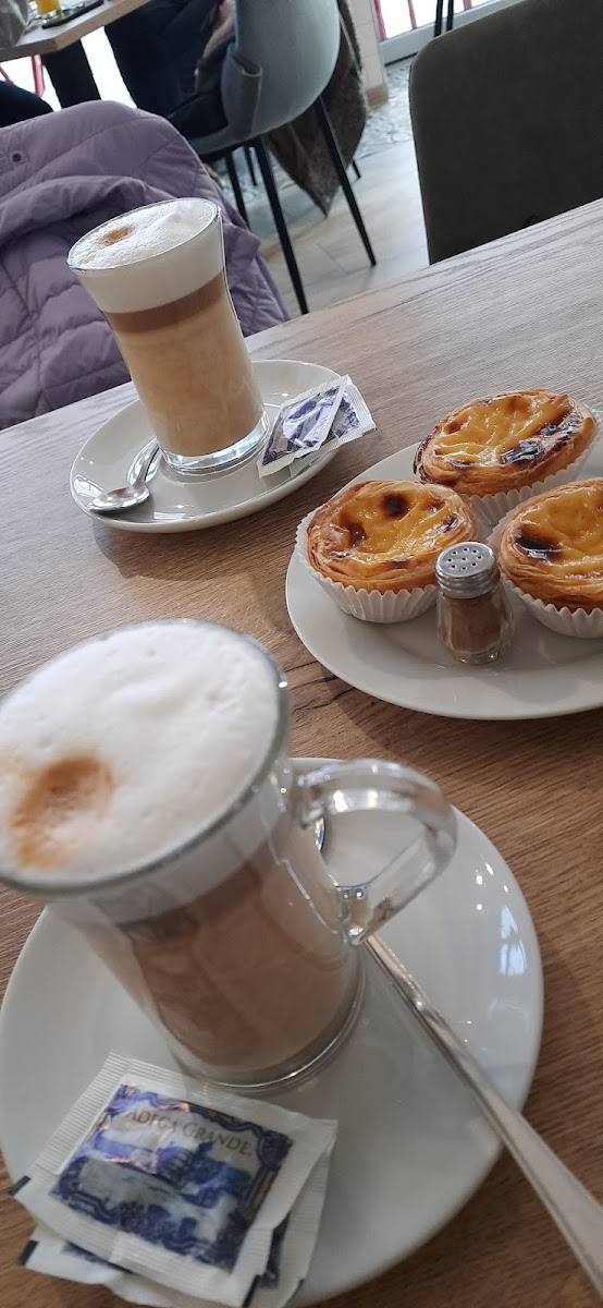 Café Bom Dia - Photo 4