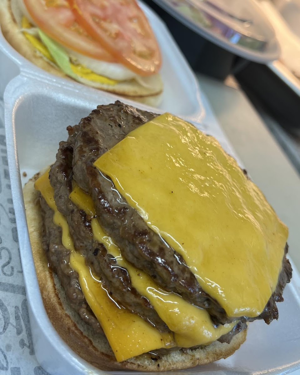Ted's Hamburgers - Photo 4