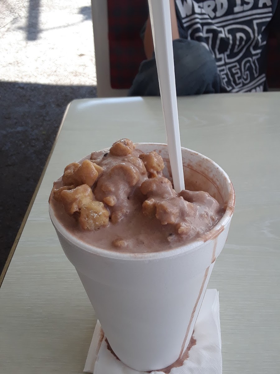 Edon Dairy Treat - Photo 6