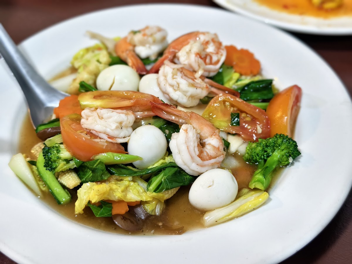Kookporn Restaurant - Photo 3