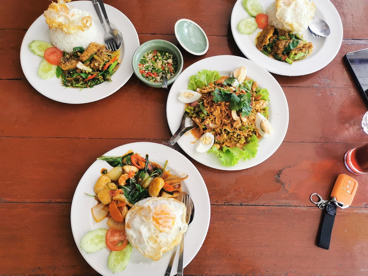 Kookporn Restaurant - Photo 7