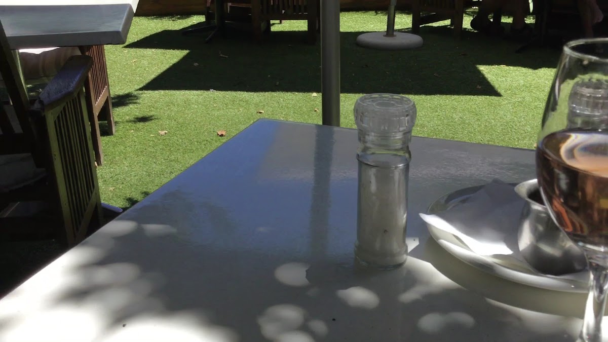 Poplars Restaurant - Photo 1