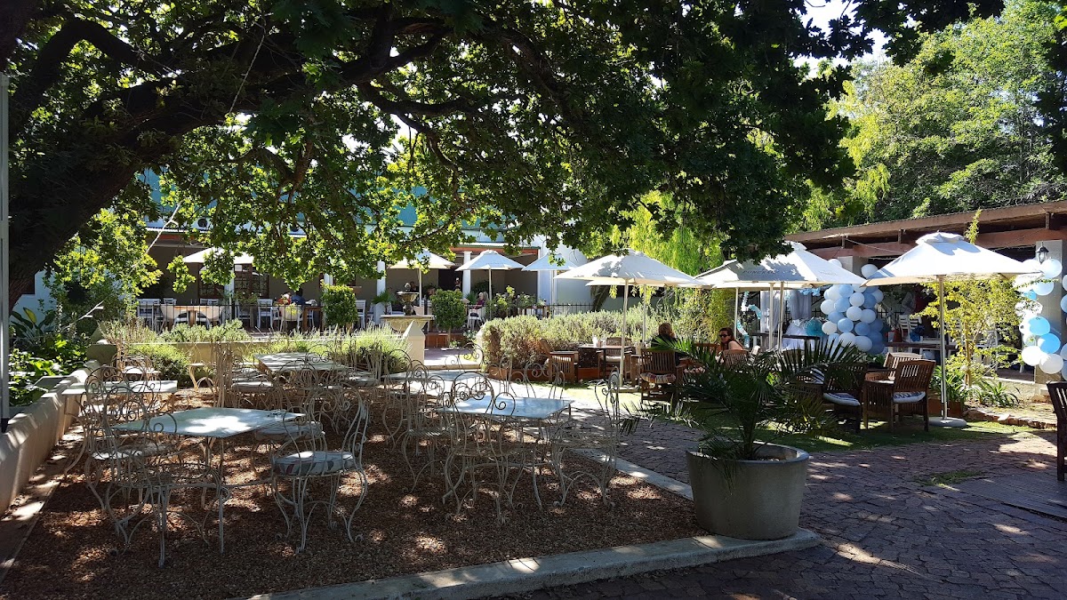 Poplars Restaurant - Photo 3