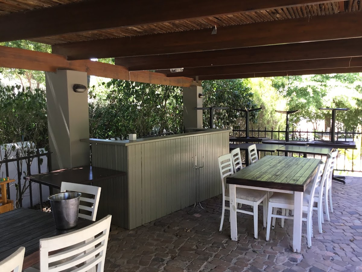 Poplars Restaurant - Photo 5