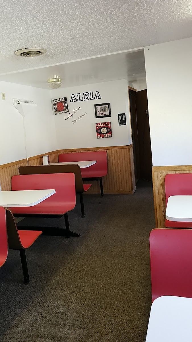Albia Dairy Bar - Photo 2
