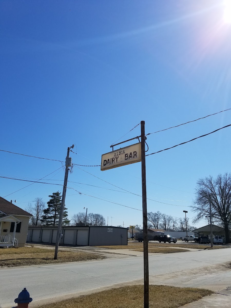 Albia Dairy Bar - Photo 7