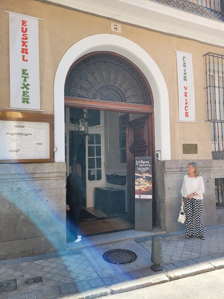 Sagardi en Euskal Etxea - Photo 2