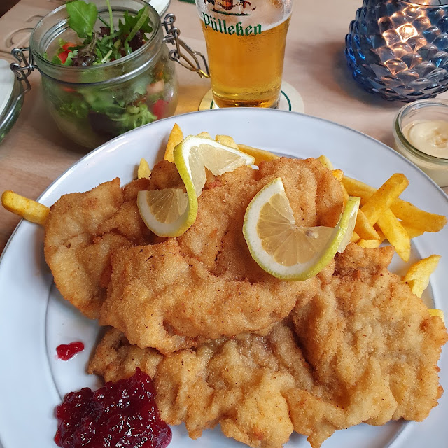 Schweineschnitzel Mit Pommes