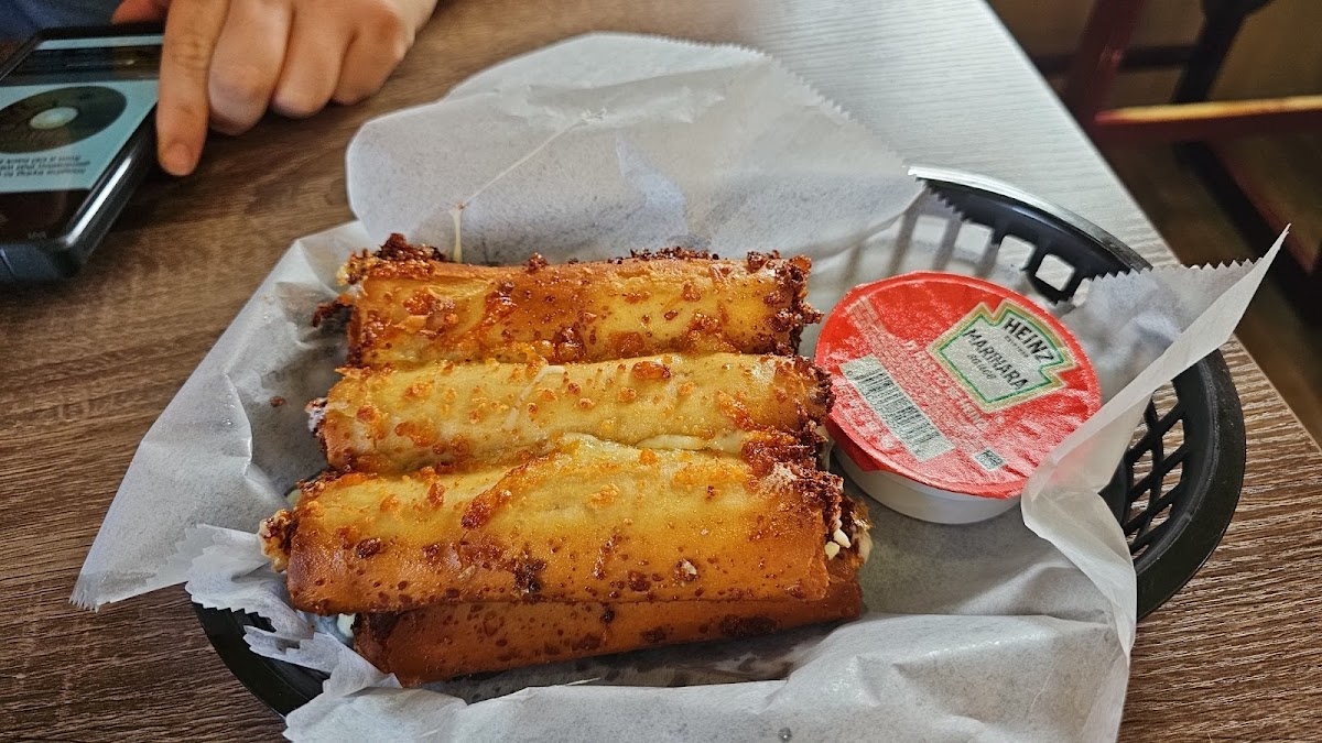 Dawny Jeans Diner - Photo 7