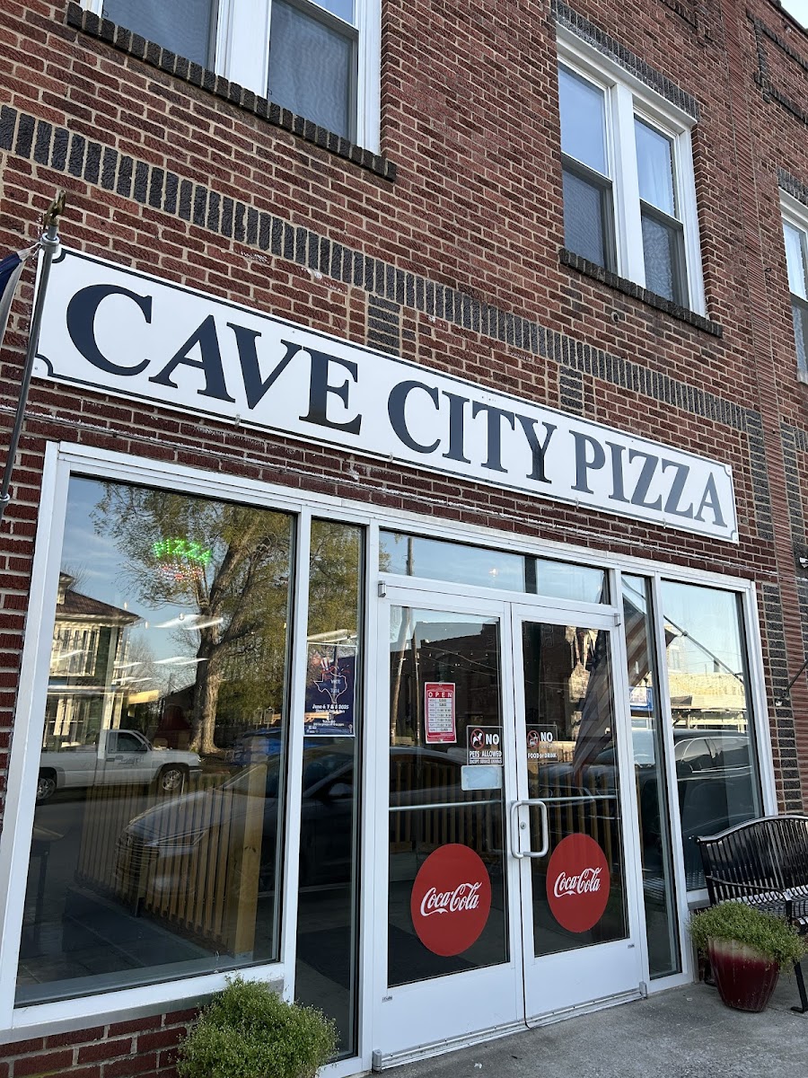 Cave City Pizza - Photo 6