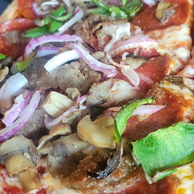 Deluxe Pizza