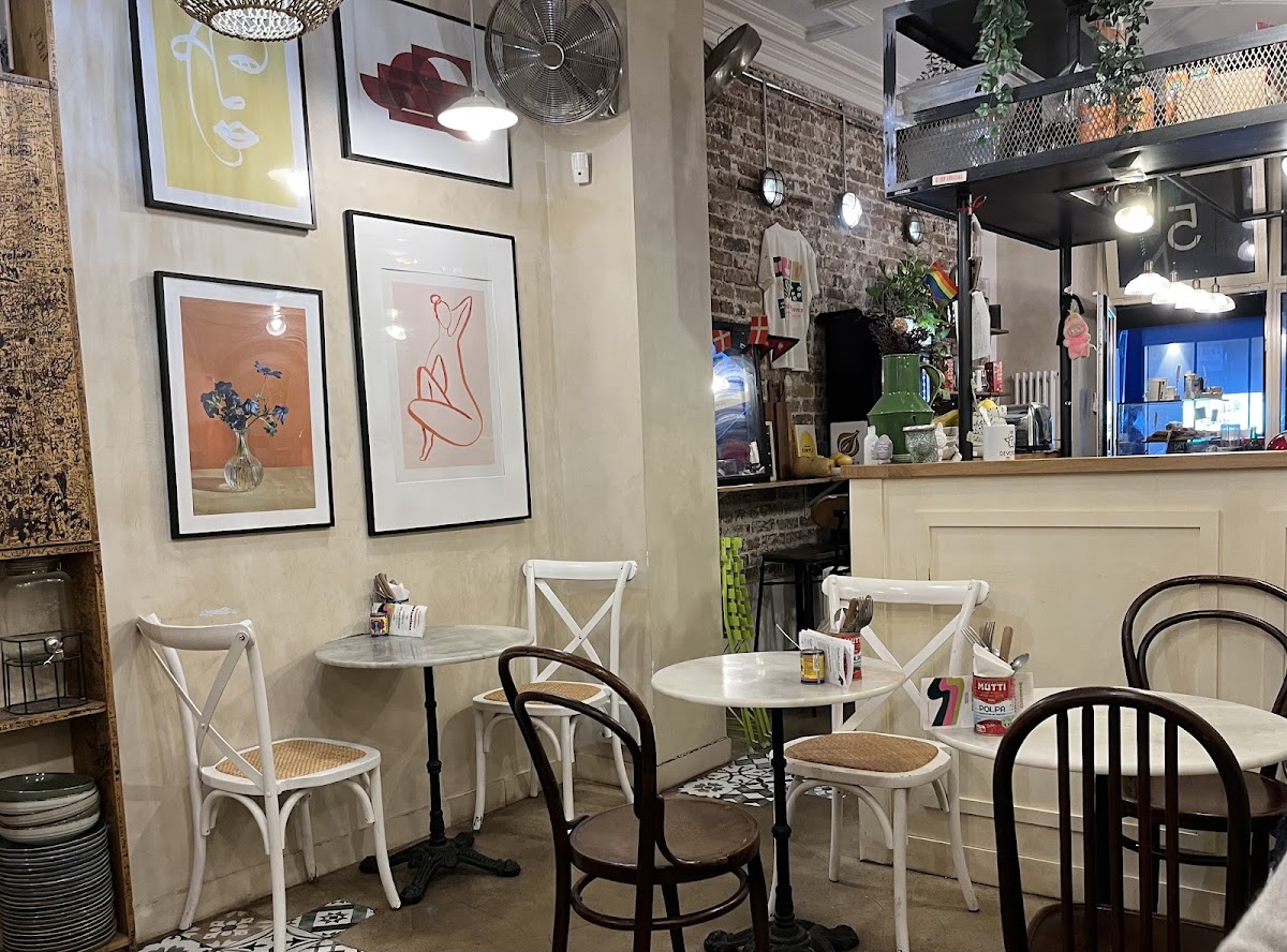 Devotions Café - Photo 2