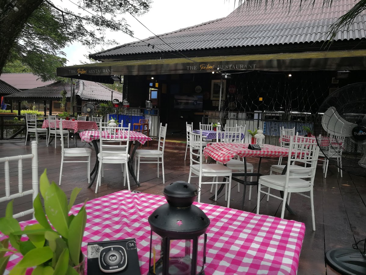 The Puteri Restaurant, Keriang Hill Resort - Photo 3