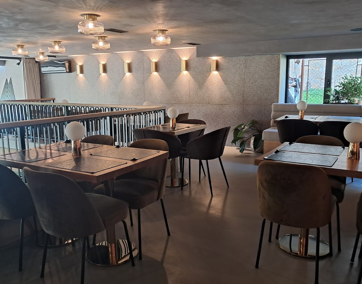 Pizzeria - Noćni Bar 'M'