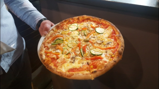 Pizzeria - Noćni Bar 'M' - Photo 2