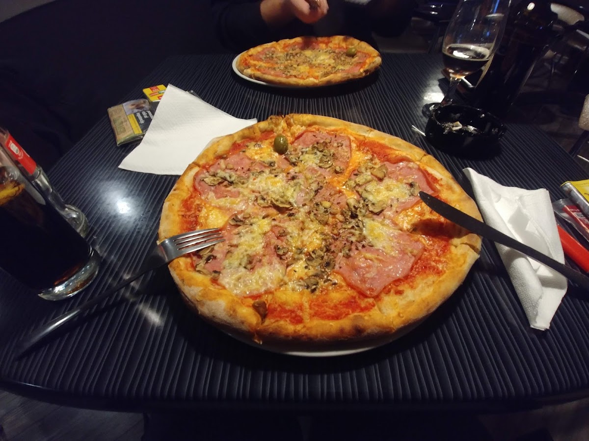 Pizzeria - Noćni Bar 'M' - Photo 4