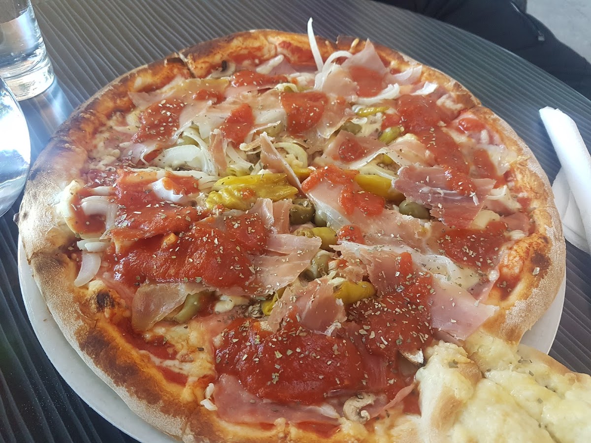 Pizzeria - Noćni Bar 'M' - Photo 8