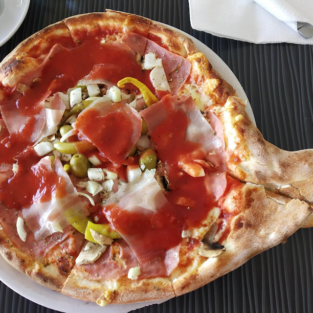 Pizza U Obliku Drniškog Pršuta
