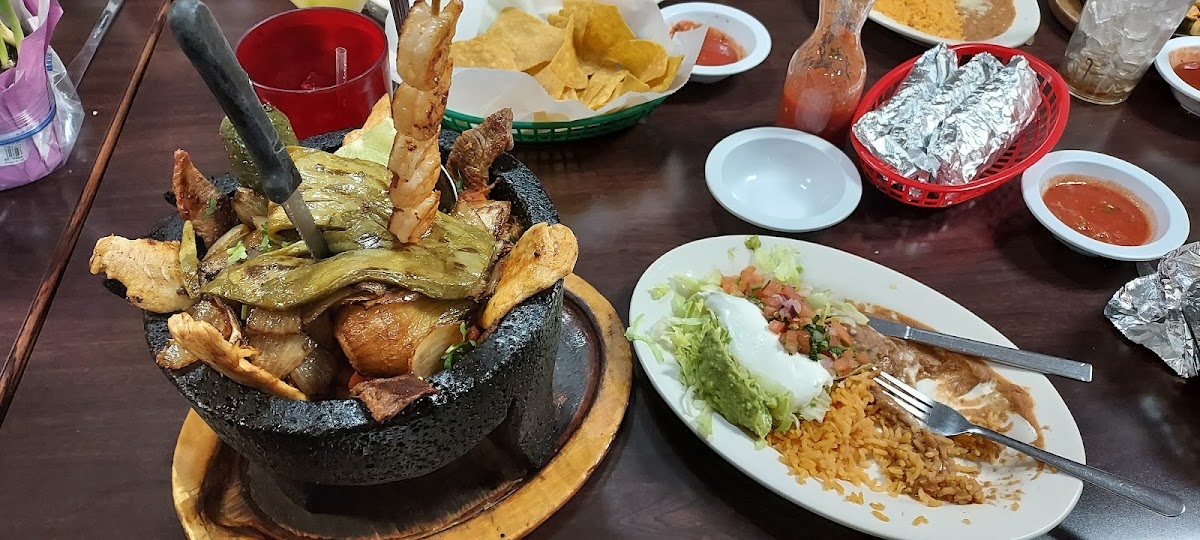 Guacamoles Bar & Grill - Photo 1