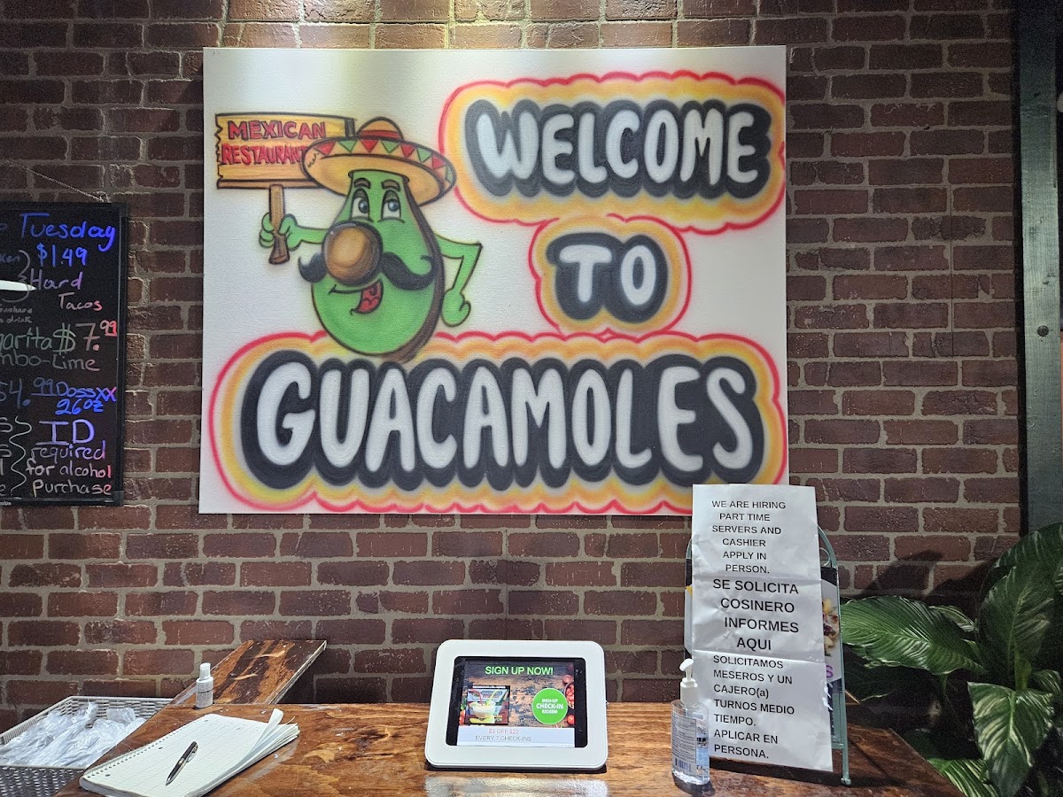Guacamoles Bar & Grill - Photo 7