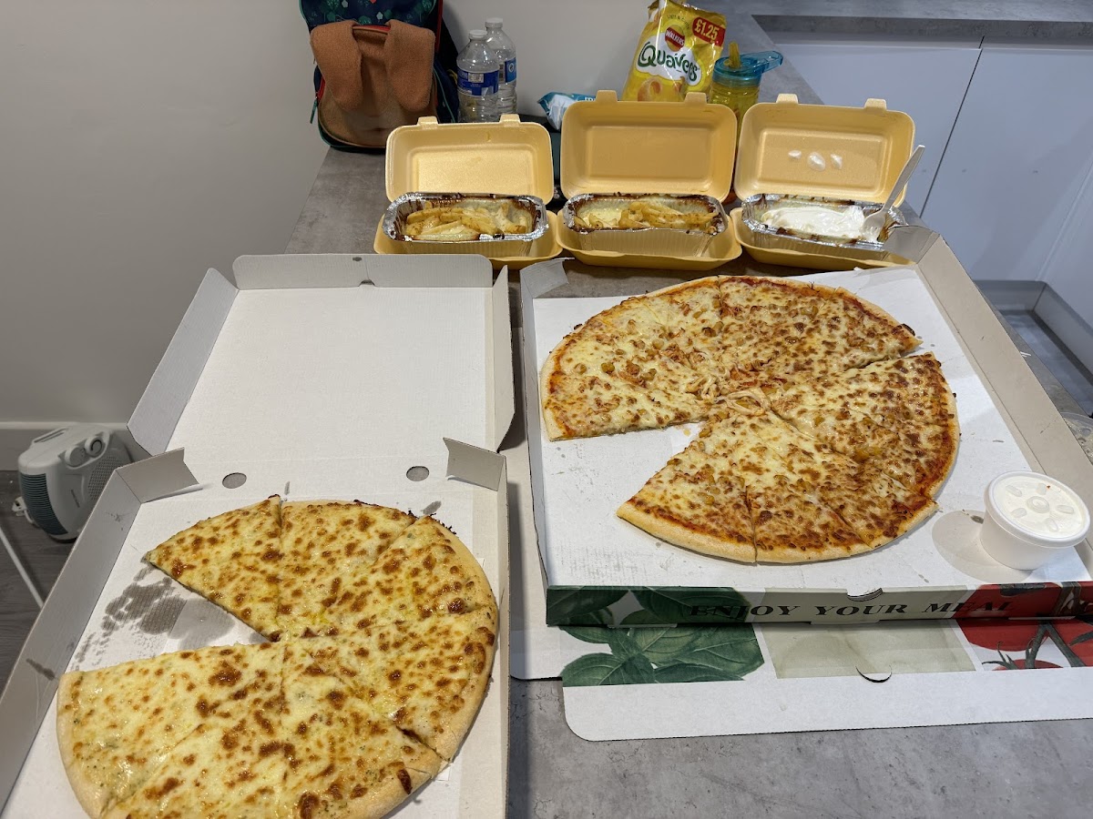 Pizza Palace - Photo 1