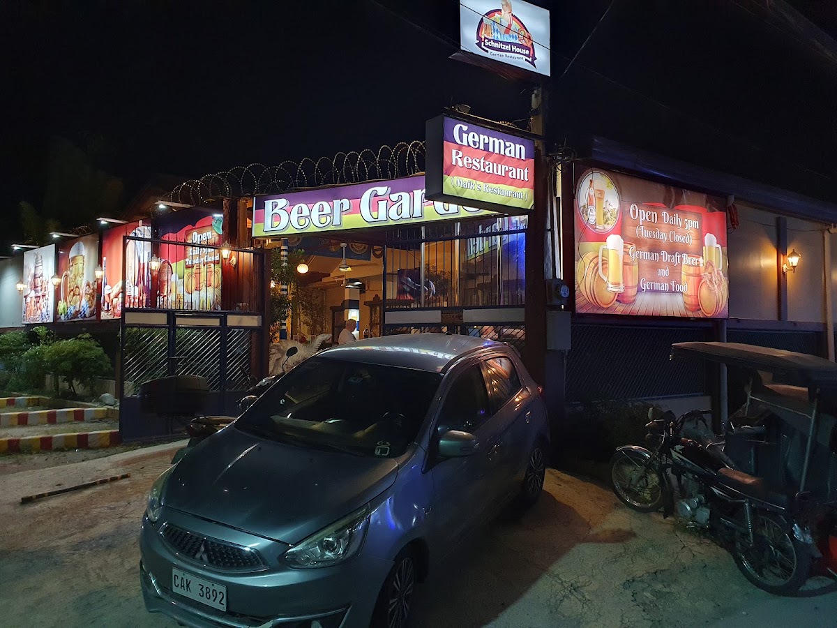 Maik s Restaurant - Photo 2