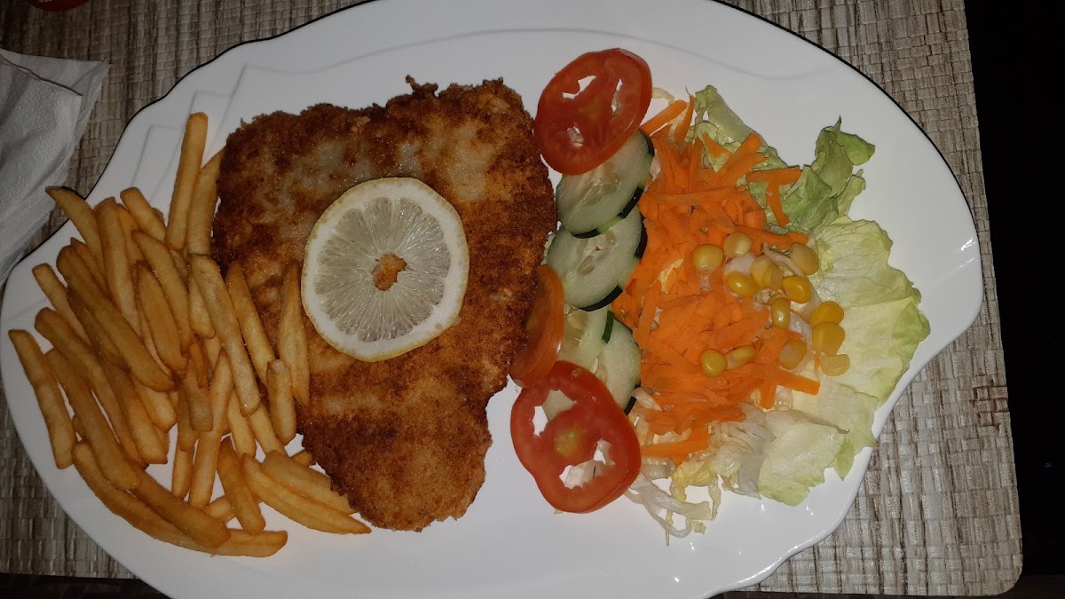 Maik s Restaurant - Photo 6