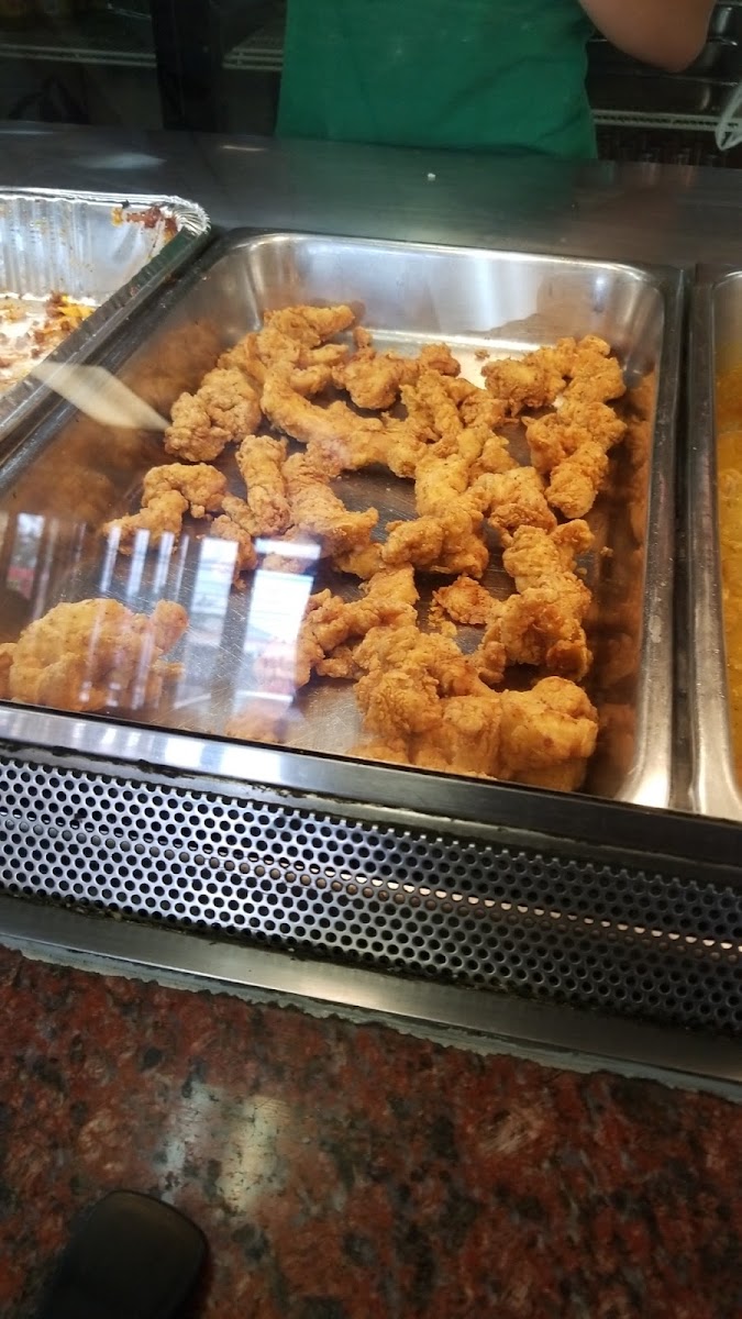 Manny's Deli & Restaurant - Photo 7