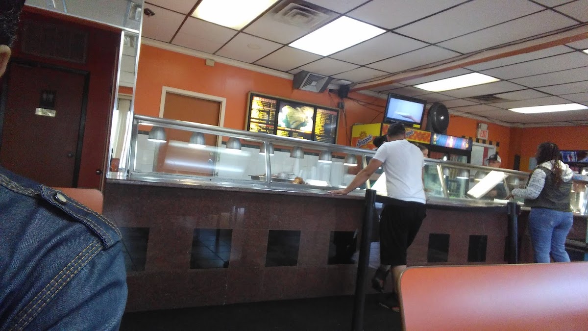 Manny's Deli & Restaurant - Photo 1