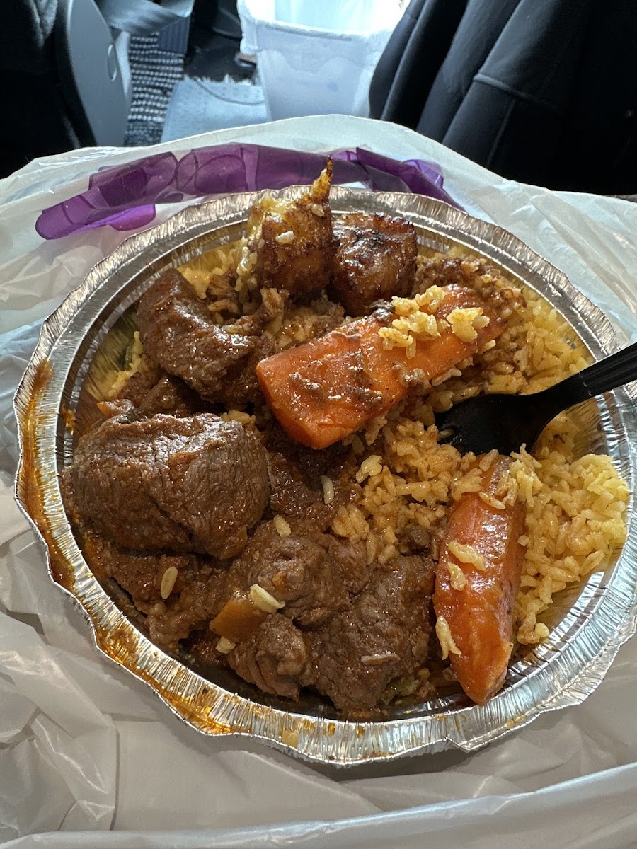Manny's Deli & Restaurant - Photo 2
