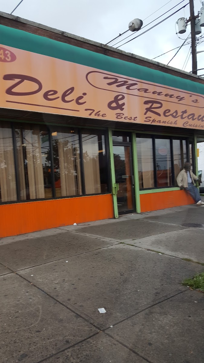 Manny's Deli & Restaurant - Photo 3