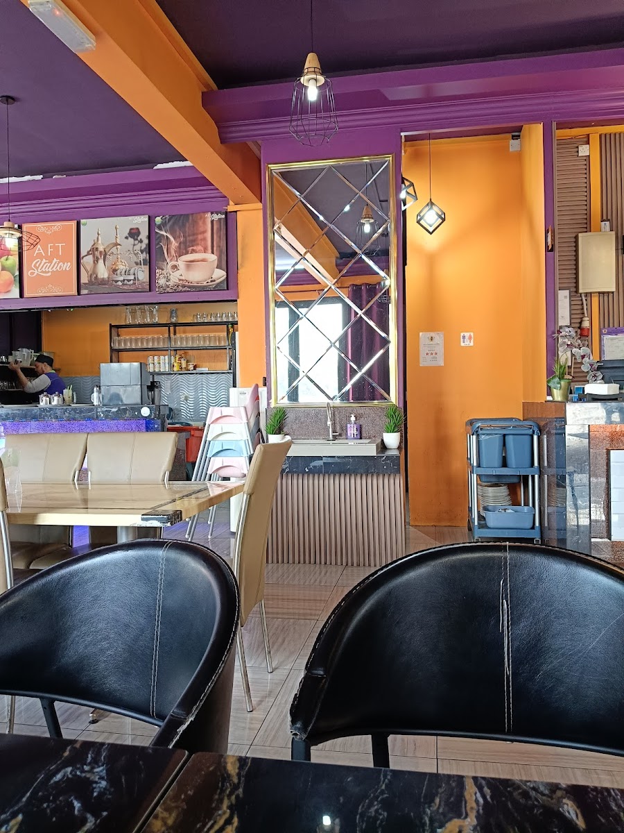 AFT STATION RESTAURANT - Photo 3