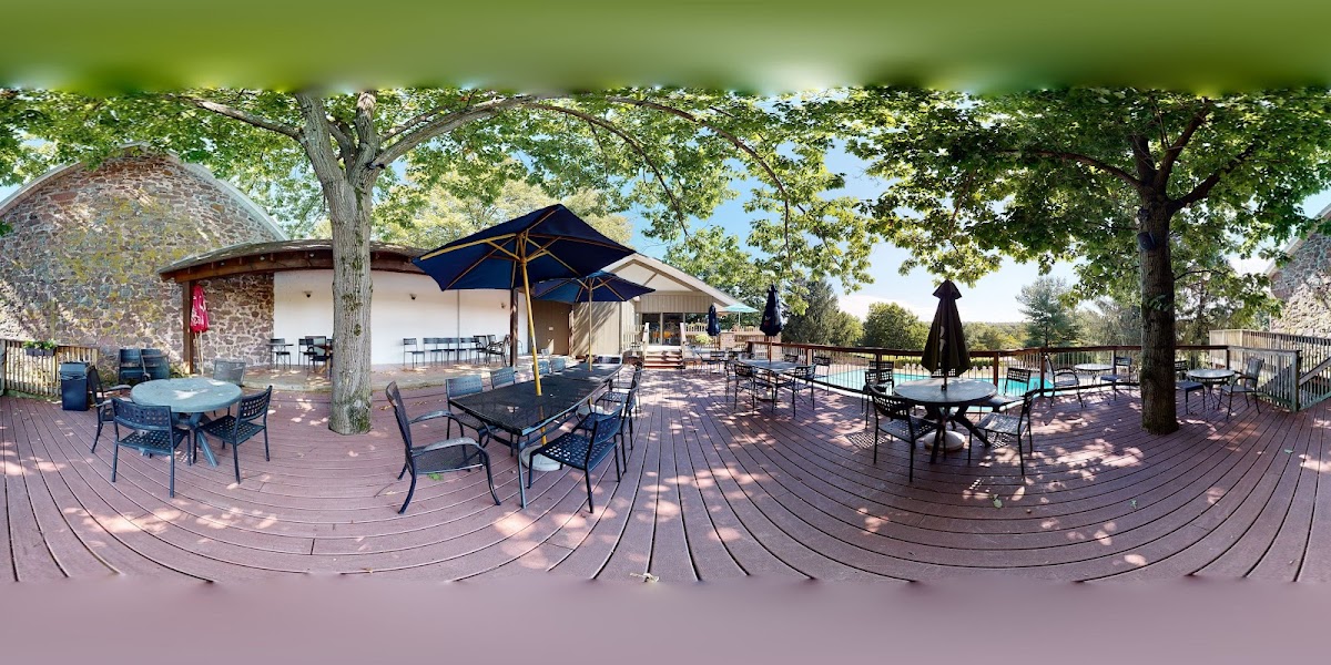 Louie's Kitchen and Bar