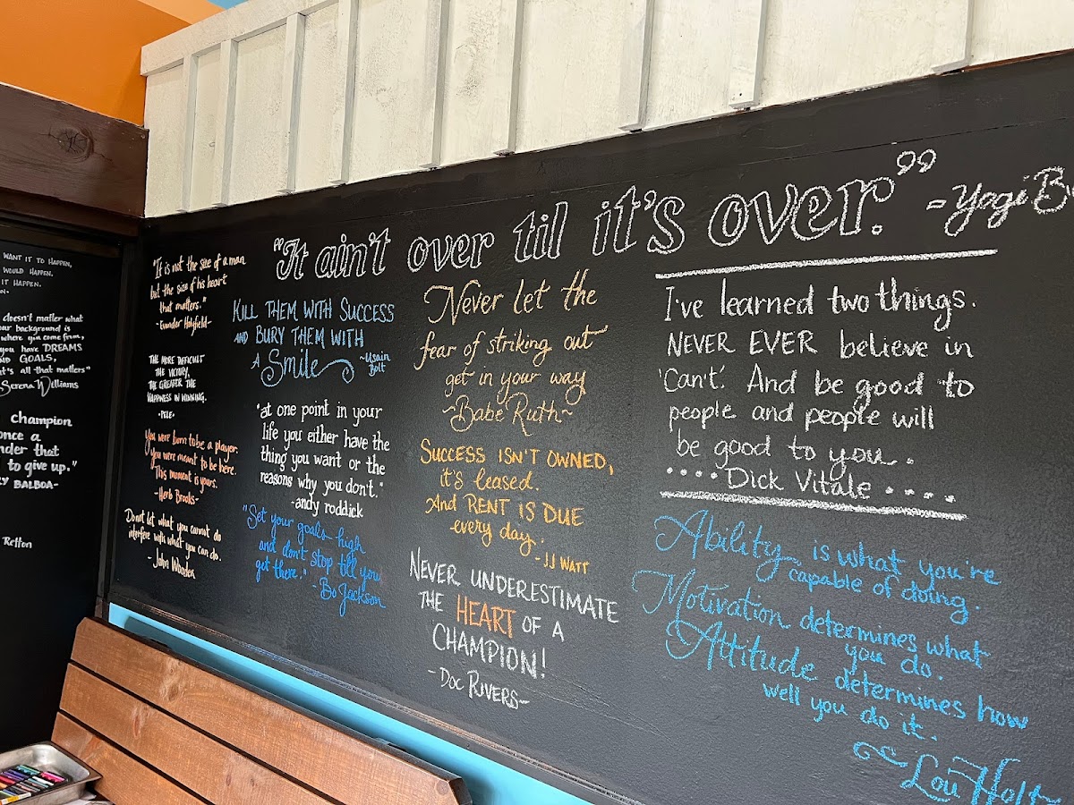 Louie's Kitchen and Bar - Photo 2