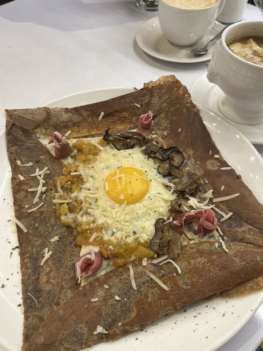 La Creperie - Salcedo Village - Photo 6