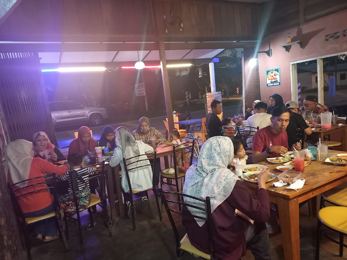 Anita Seafood - Photo 3