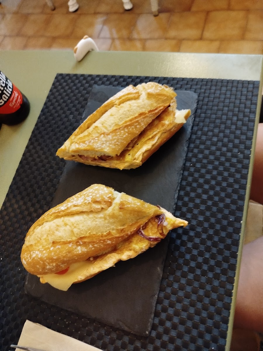 Cafetería RODÉS - Photo 2