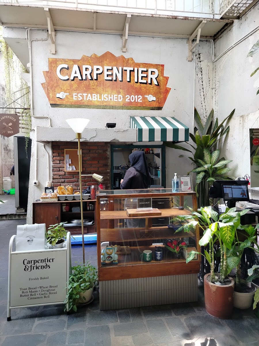 Carpentier Kitchen - Photo 2