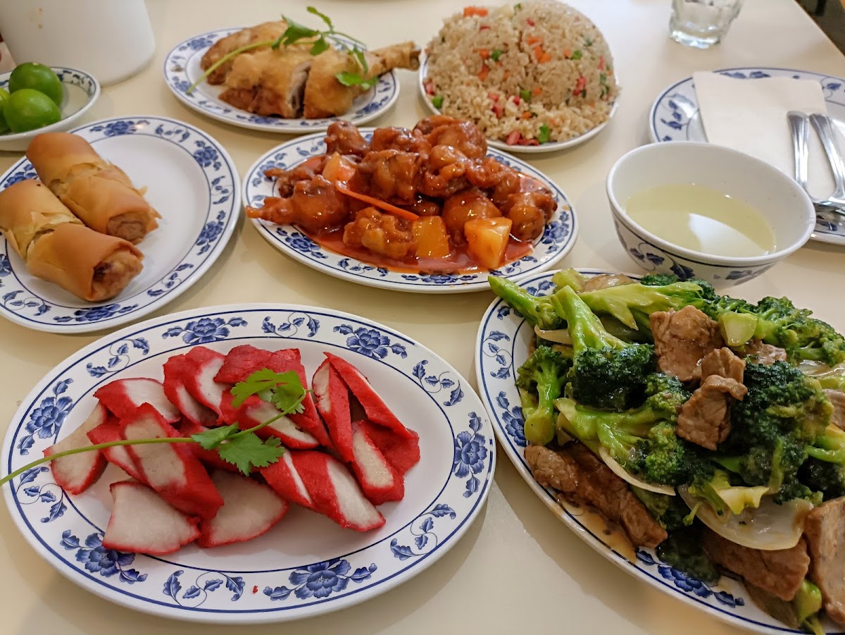 RESTAURANTE LAGO ORIENTE - Photo 2
