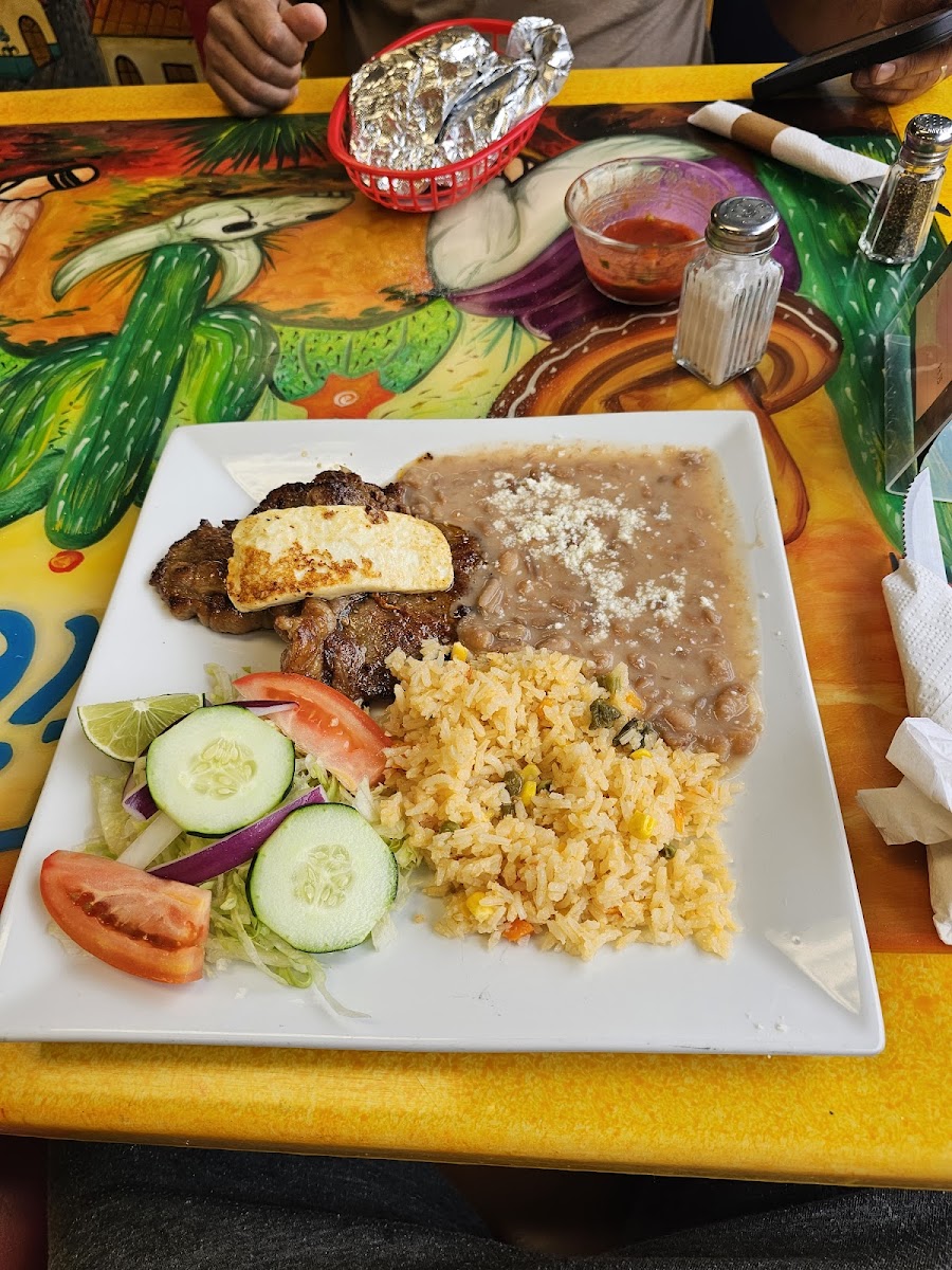 Lucero Restaurant Mexican & Italian - Photo 6