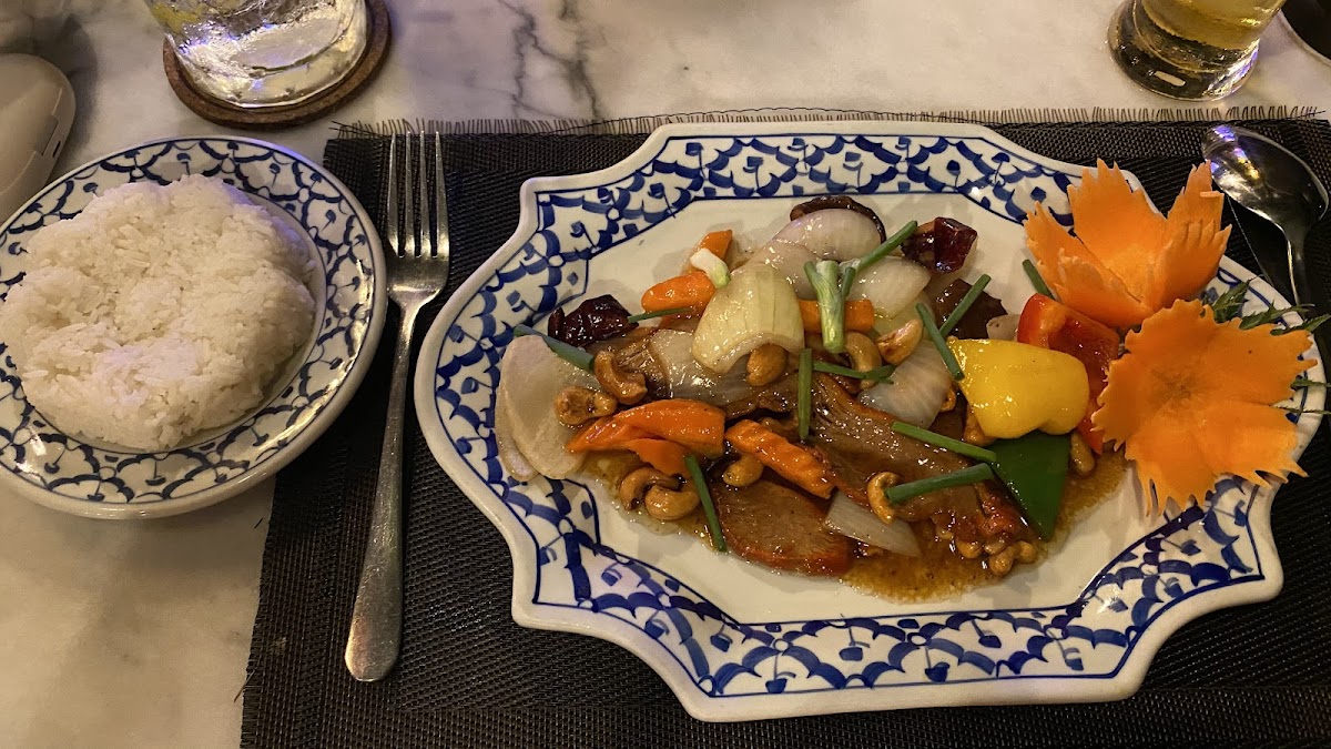 Spinach Restaurant - Photo 1