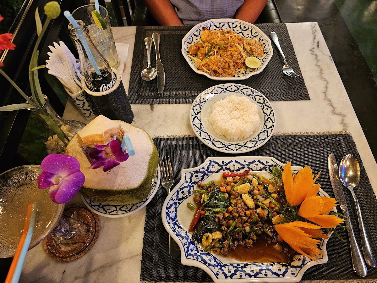 Spinach Restaurant - Photo 8