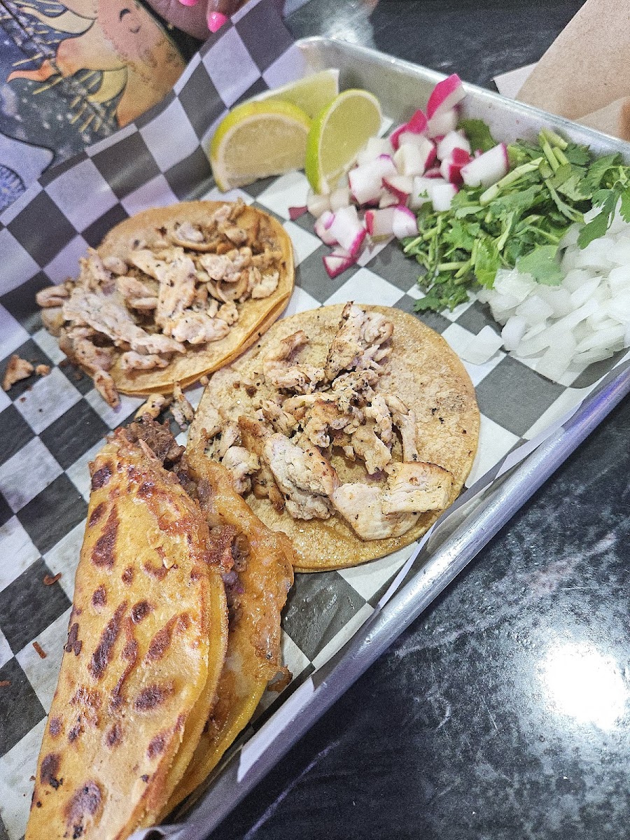 Tequila Y Tacos Cantina & Taqueria - Photo 1