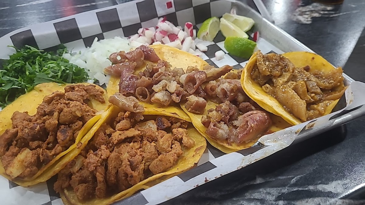 Tequila Y Tacos Cantina & Taqueria - Photo 4