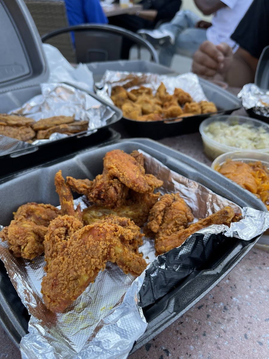 Mz. Jade's Soul Food - Photo 4