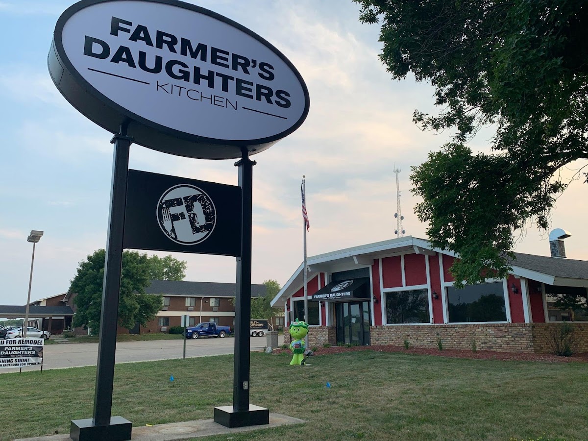 Farmer's Daughters Kitchen - Photo 3