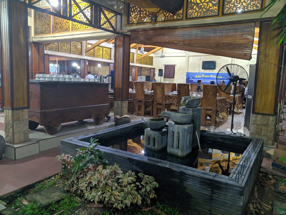 Rumah Makan Khas Jambi- Kajang Lako