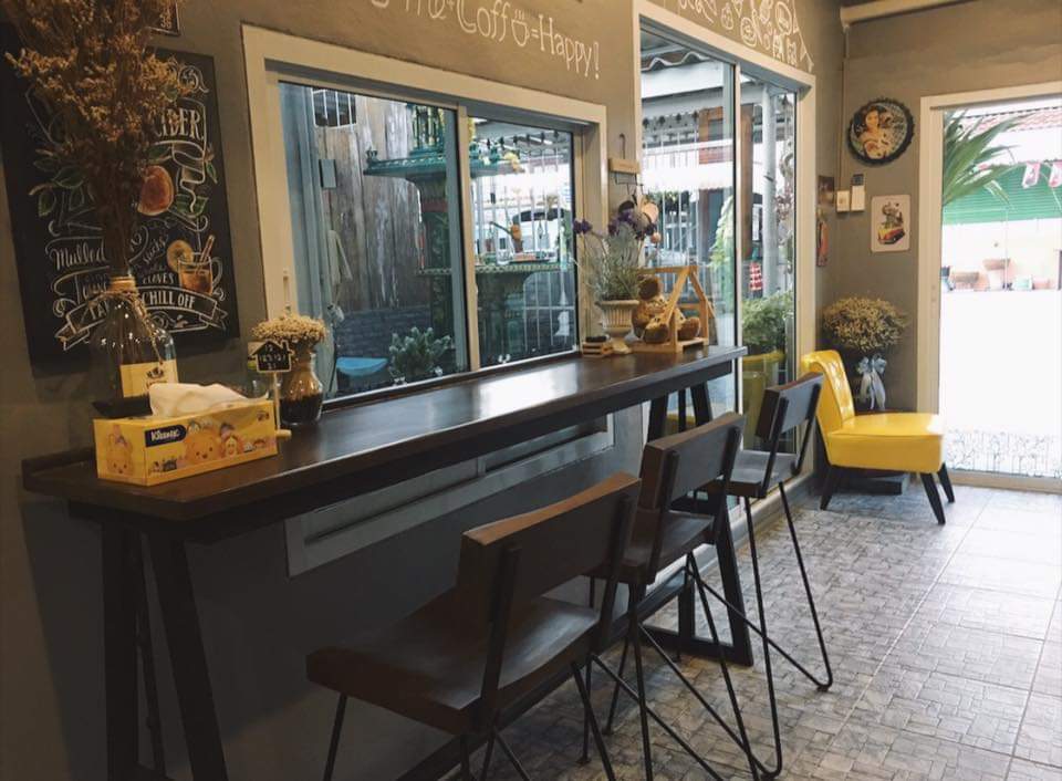 มิถุนา Cafe' & Home